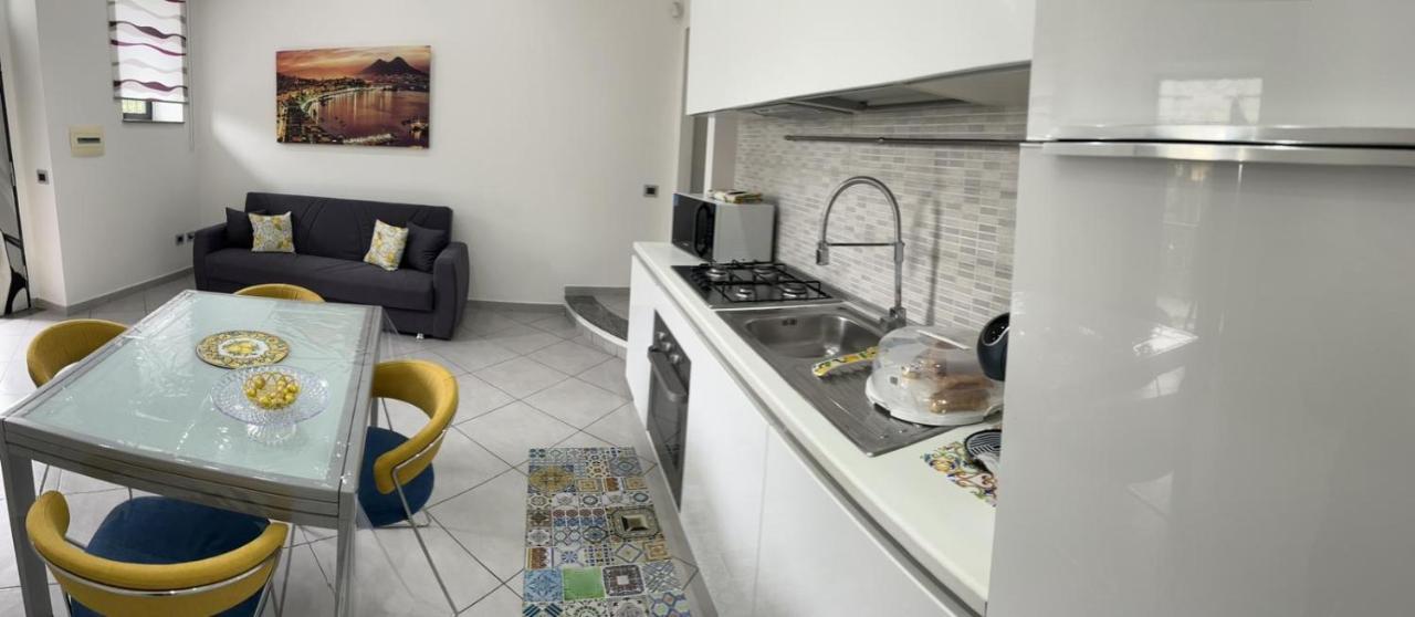 Martina House Lägenhet Afragola Exteriör bild